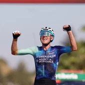 O'Connor revienta la carrera y se viste de rojo O'Connor revienta la carrera y se viste de rojo