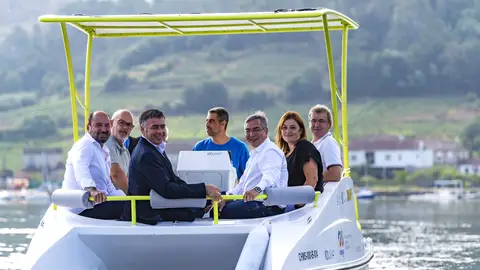 Tres novos ecobarcos surcarán os encoros de Castrelo e Frieira Tres novos ecobarcos surcarán os encoros de Castrelo e Frieira