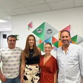 Daniel Zamora, Isabel Díaz y Dalía Ramos, al término de la entrevista junto al presentador , Rafael López. Daniel Zamora, Isabel Díaz y Dalía Ramos, al término de la entrevista junto al presentador , Rafael López.