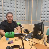 Fidel Márquez en los estudios de Onda Cero Huelva. Fidel Márquez en los estudios de Onda Cero Huelva.
