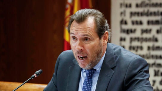 El ministro de Transportes, &Oacute;scar Puente, comparece en el Senado.