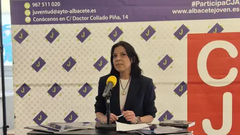 Huertos Urbanos como forma de ocio para los jóvenes albaceteños Gala de la Calzada, concejala de Juventud en Albacete