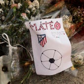 Homenaje a Mateo en las puertas del polideportivo Angel Tadío de Mocejón (Toledo).