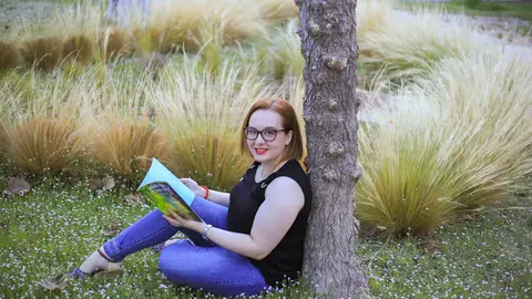 La oriolana María del Carmen Giménez fomenta valores esenciales en su libro '¿Quién teme al lobo Feroz?' La oriolana María del Carmen Giménez fomenta valores esenciales en su libro '¿Quién teme al lobo Feroz?'