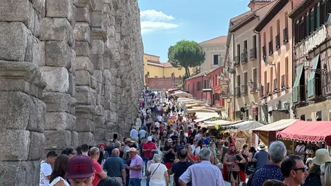 El mercado romano "Segovia: decus Romae" se celebra este fin de semana en el entorno del Acueducto Mercado Romano Segovia