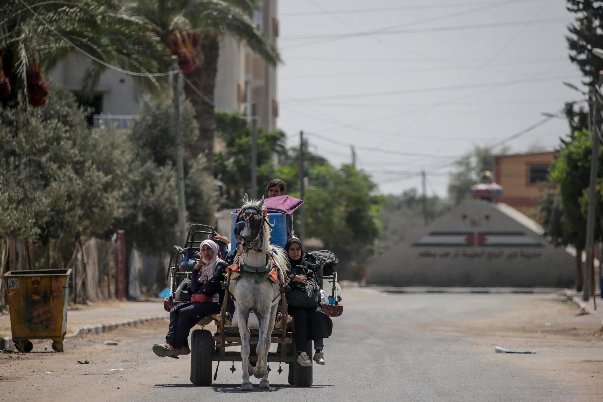 Al menos 37 muertos palestinos en Gaza por los ataques israelíes desde el amanecer Al menos 37 muertos palestinos en Gaza por los ataques israelíes desde el amanecer