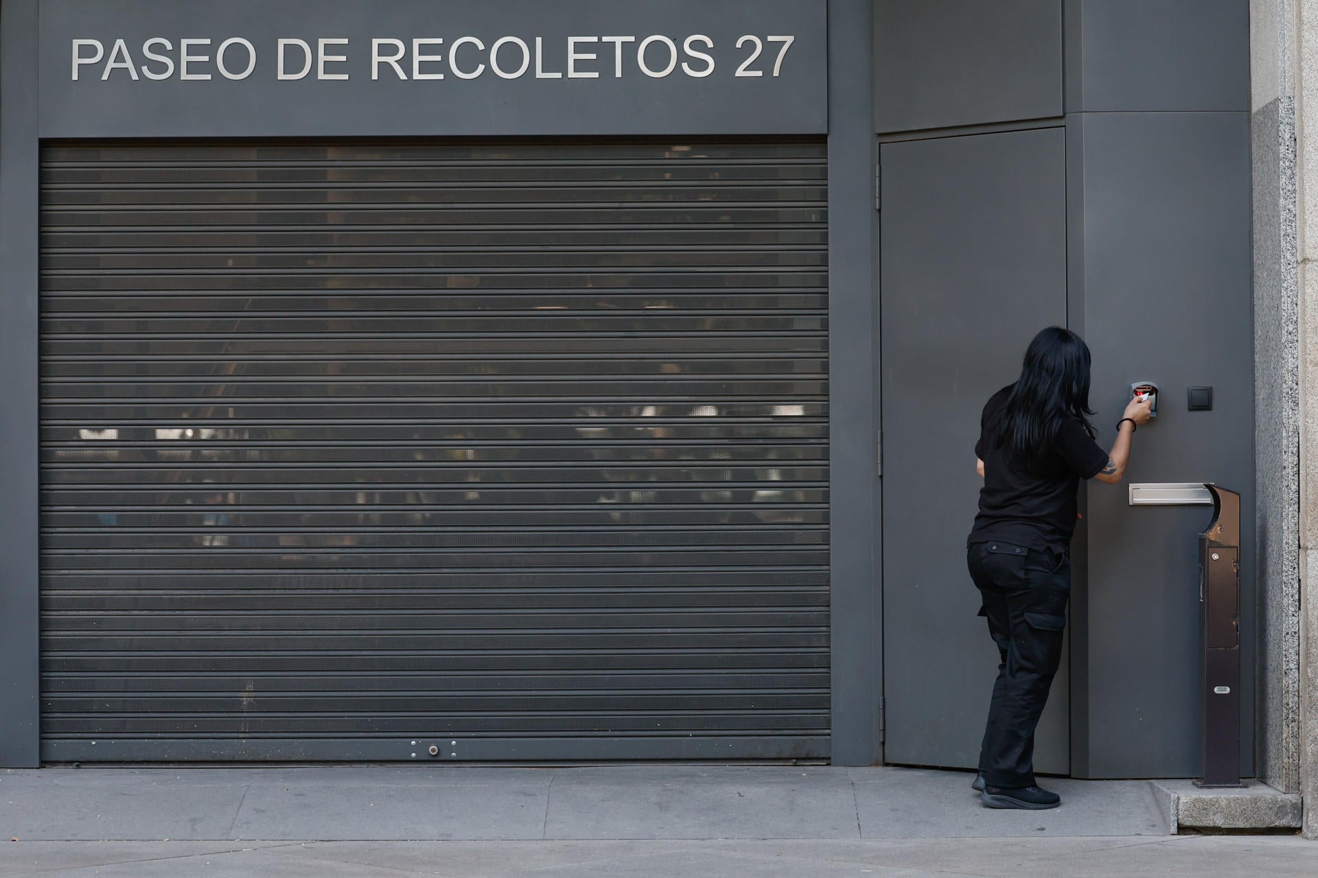 Continúa el registro en las oficinas del empresario investigado en el caso de Begoña Gómez Continúa el registro en las oficinas del empresario investigado en el caso de Begoña Gómez