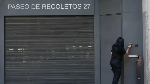 Continúa el registro en las oficinas del empresario investigado en el caso de Begoña Gómez Continúa el registro en las oficinas del empresario investigado en el caso de Begoña Gómez