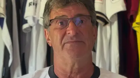 Mario Kempes pide a Lim que se vaya para "devolver la gloria al Valencia" Mario Kempes pide a Lim que se vaya para "devolver la gloria al Valencia"