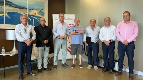 Vicente Martínez Mus en el encuentro con los responsables de la Asociación de Paranyers de la Comunitat Valenciana Vicente Martínez Mus en el encuentro con los responsables de la Asociación de Paranyers de la Comunitat Valenciana