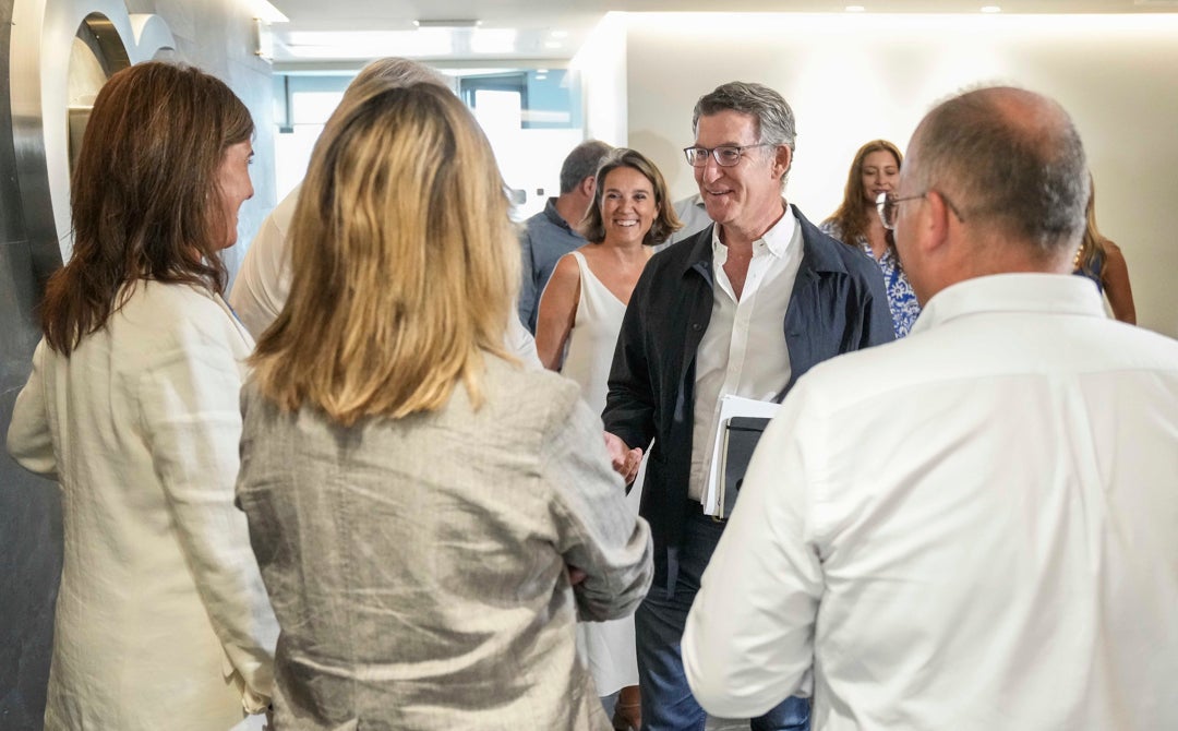 El PP anuncia un manifiesto de frente común de sus 'barones' contra la financiación singular de Cataluña El PP anuncia un manifiesto de frente común de sus 'barones' contra la financiación singular de Cataluña