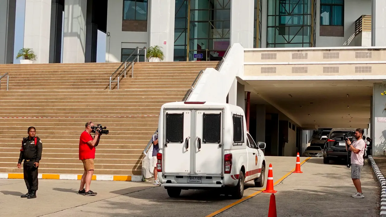 Furgón policial de traslado de presos de Samui