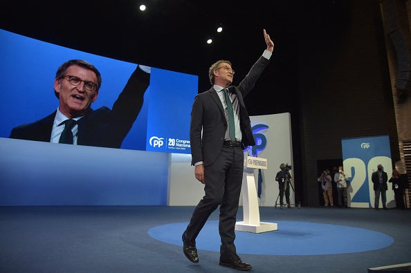 El PP ganaría las elecciones con casi 160 diputados según una encuesta El PP ganaría las elecciones con casi 160 diputados según una encuesta