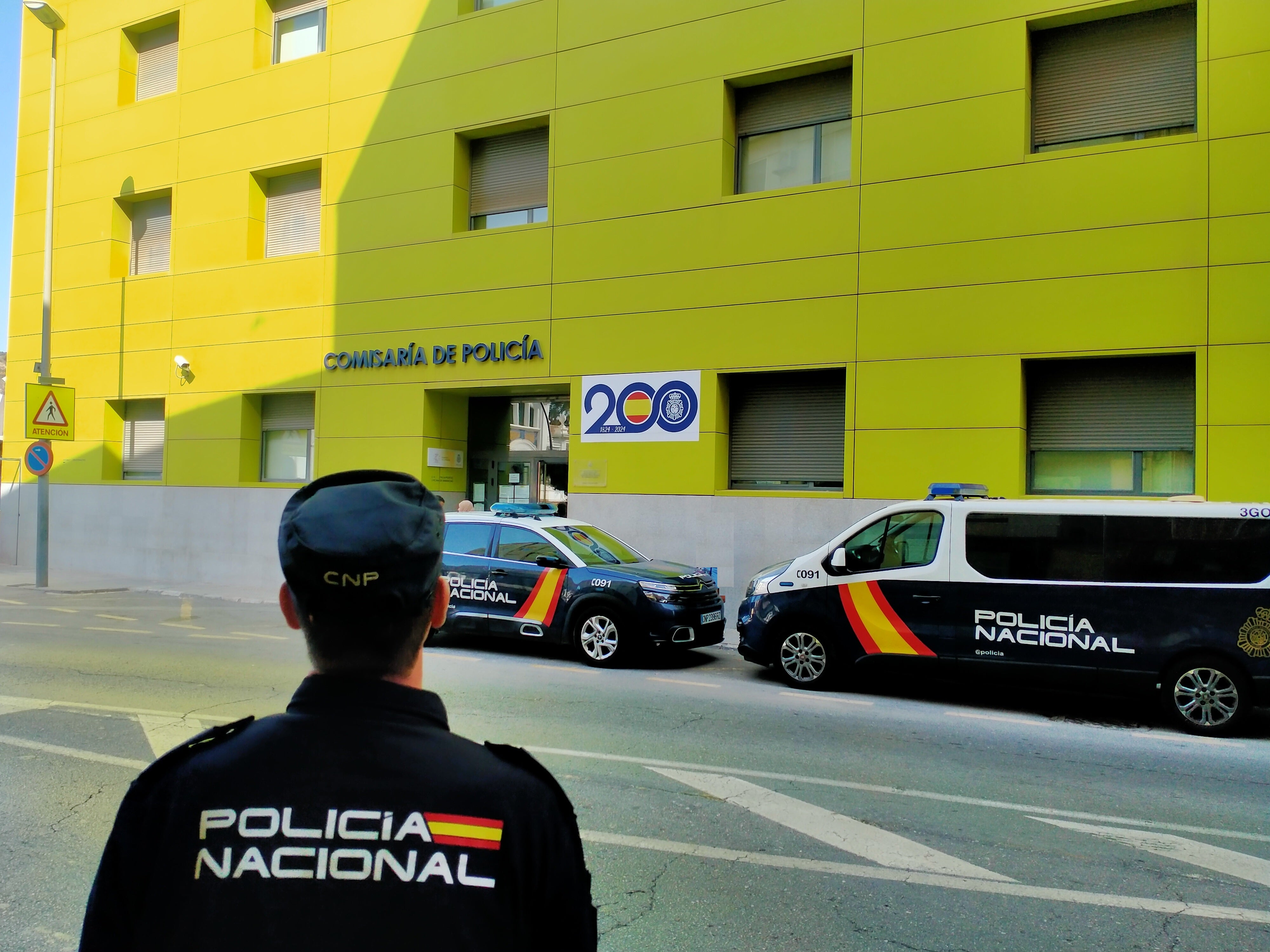 La Policía Nacional salva a la vida a una bebé tras realizar la maniobra de Heimlich La Policía Nacional salva a la vida a una bebé tras realizar la maniobra de Heimlich
