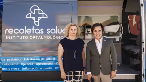 Cerca de 900 personas se han realizado revisiones oculares gratuitas en la unidad móvil de Recoletas Salud .