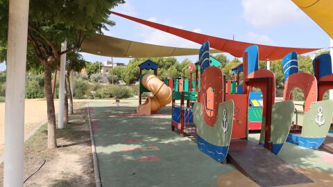 Nuevas zonas de sombra en los parque infantiles de Benidorm