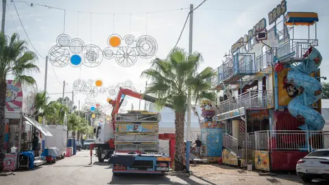 La feria de Mérida, que contará en el recinto ferial con un total de 54 atracciones, arranca esta noche con el encendido que dará el pistoletazo de salida La feria de Mérida, que contará en el recinto ferial con un total de 54 atracciones, arranca esta noche con el encendido que dará el pistoletazo de salida
