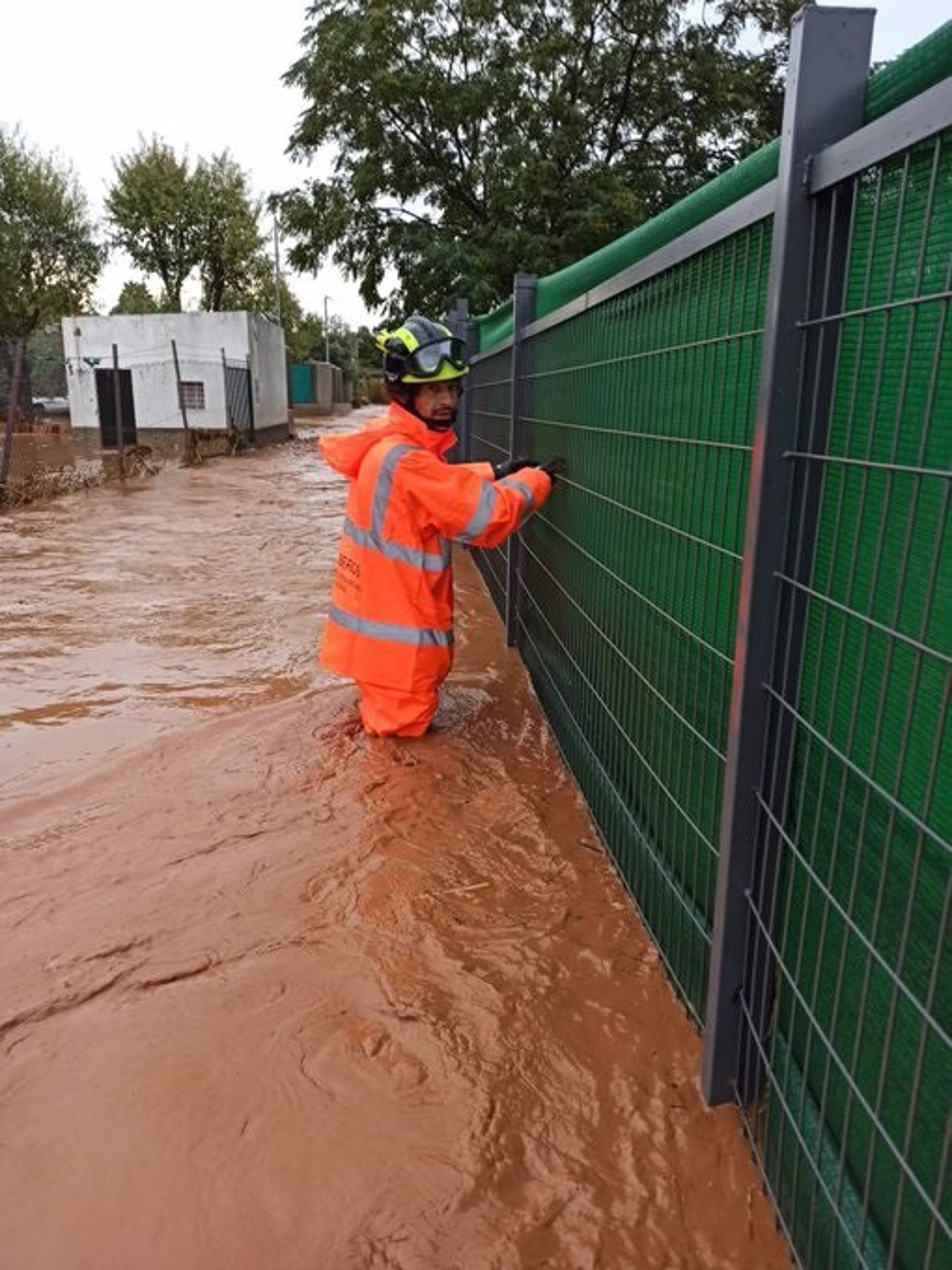 La Junta dará ayudas de un máximo de 20.000 euros a los municipios extremeños para afrontar situaciones de emergencia La Junta dará ayudas de un máximo de 20.000 euros a los municipios extremeños para afrontar situaciones de emergencia