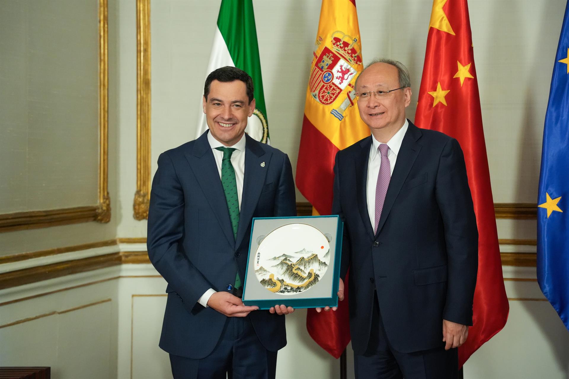 Moreno inicia este martes un viaje a China para "posicionar Andalucía como destino" de grandes empresas y turistas Moreno inicia este martes un viaje a China para "posicionar Andalucía como destino" de grandes empresas y turistas