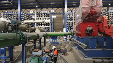 Junta autoriza que los regantes de Níjar ya puedan tomar agua desalada de la planta Mar de Alborán Junta autoriza que los regantes de Níjar ya puedan tomar agua desalada de la planta Mar de Alborán