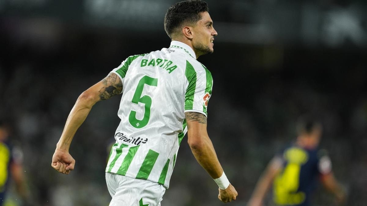 Bartra no entrena con el Betis y es duda para el domingo en el Bernabéu Bartra no entrena con el Betis y es duda para el domingo en el Bernabéu
