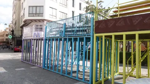Burriana se prepara para Les Festes de la Misericòrdia con el montaje de cadafales Burriana se prepara para Les Festes de la Misericòrdia con el montaje de cadafales