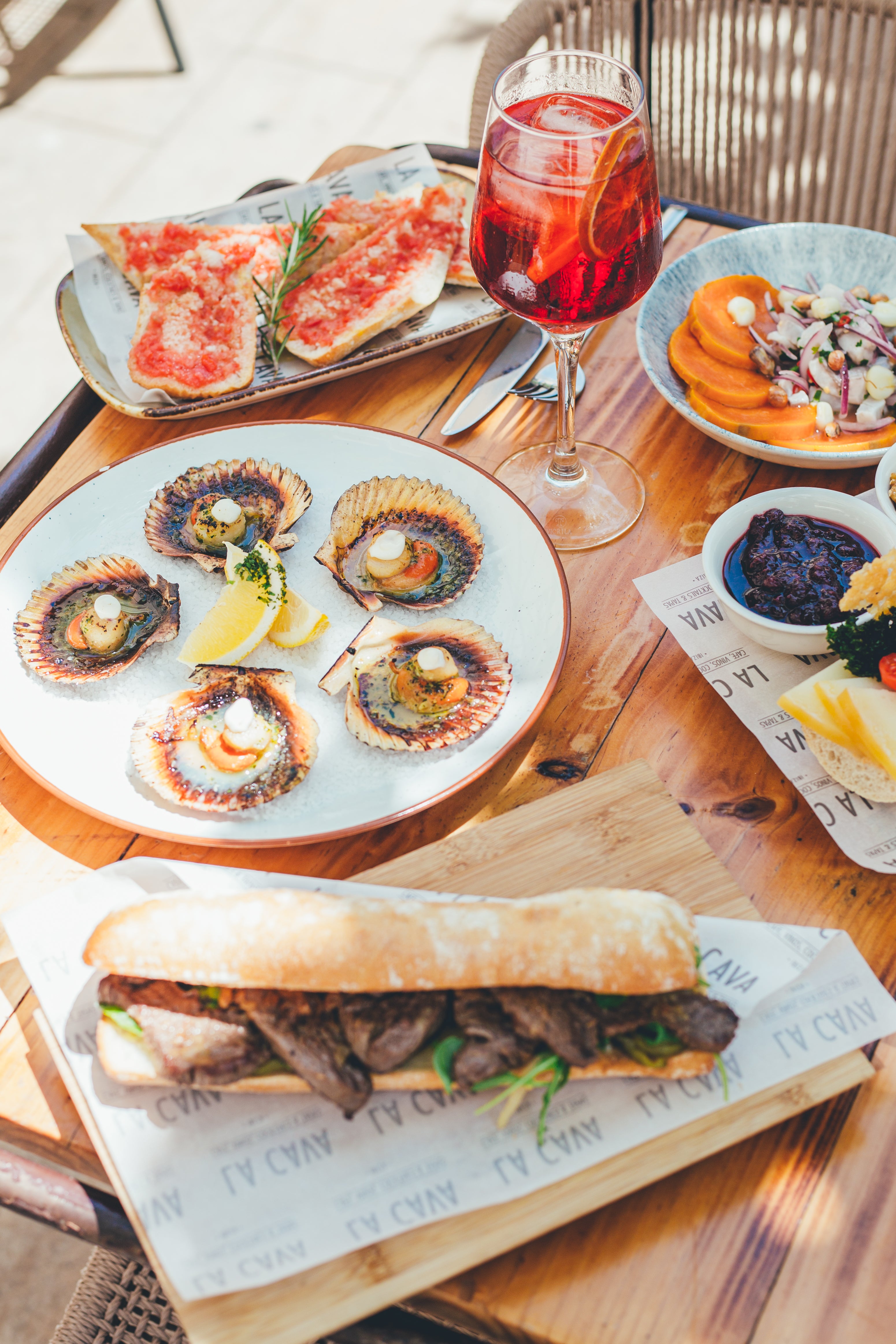 La Cava y La Cava Gourmet ofrecen durante el verano una exclusiva variedad de sabores selectos La Cava y La Cava Gourmet ofrecen durante el verano una exclusiva variedad de sabores selectos