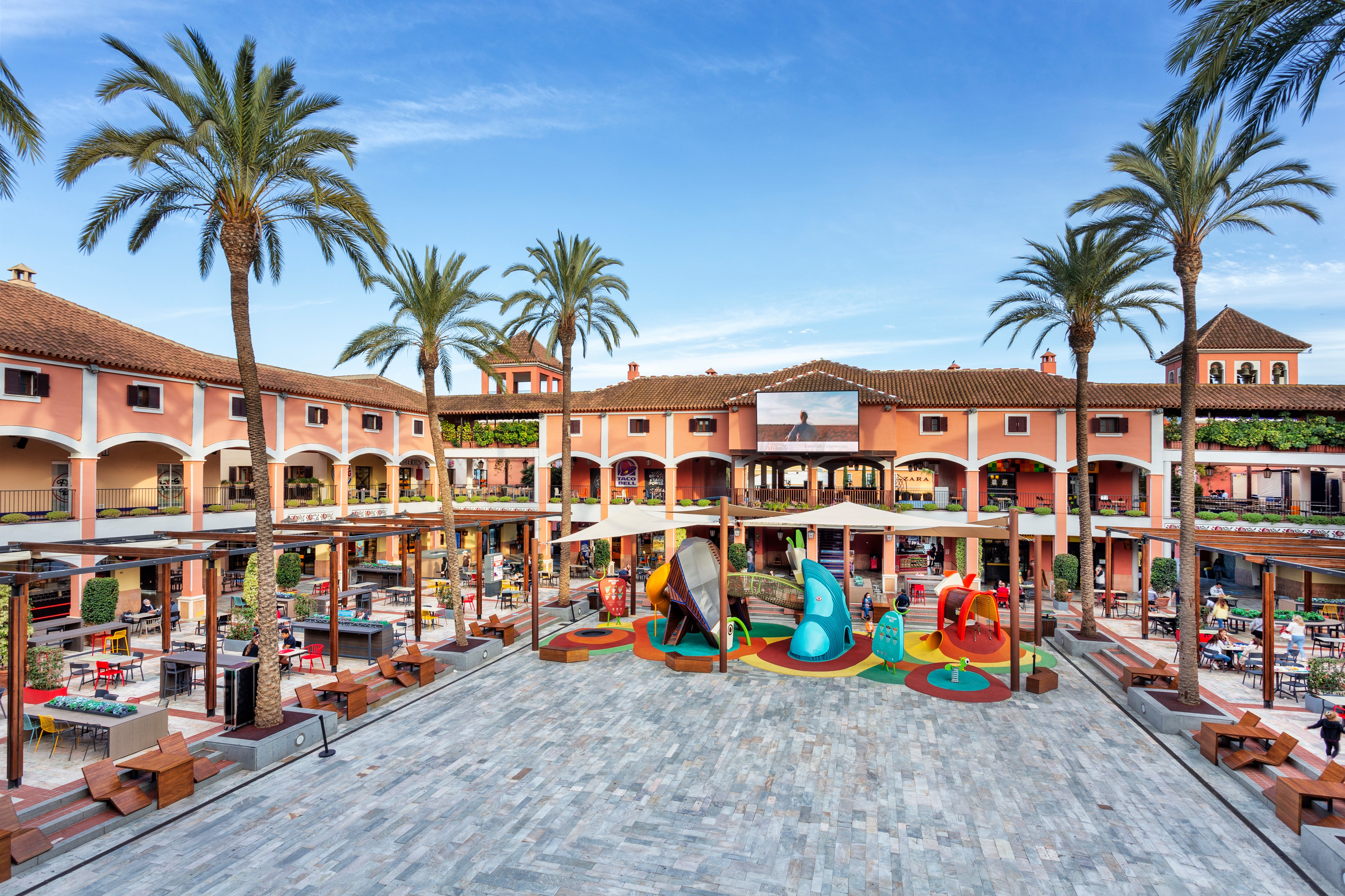 Plaza Mayor despedirá el verano con una revolución comercial Plaza Mayor despedirá el verano con una revolución comercial