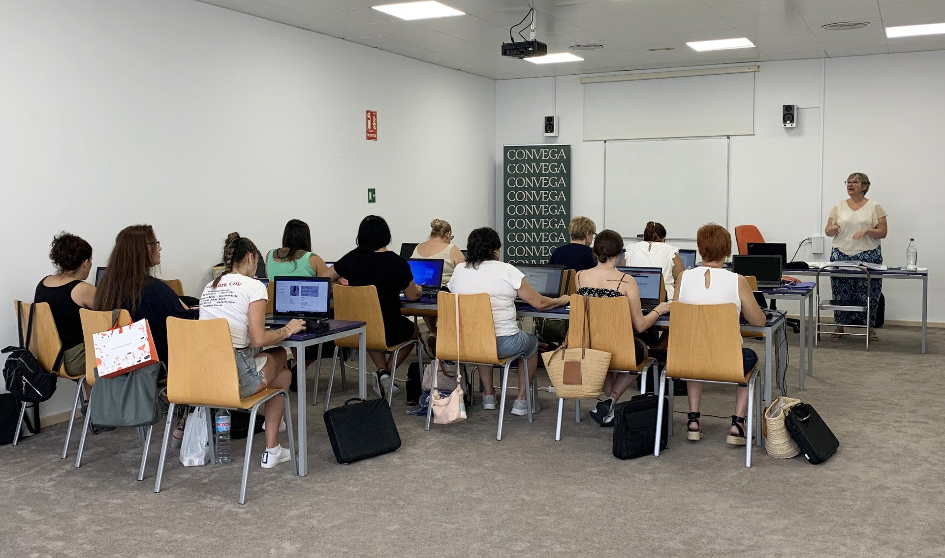 Cerca de mil personas fueron atendidas por los servicios de empleo y formación de Convega en el último año Cerca de mil personas fueron atendidas por los servicios de empleo y formación de Convega en el último año