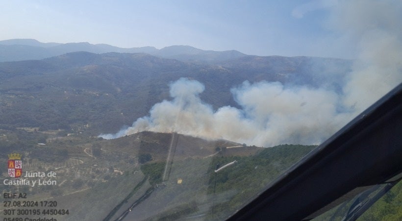 El incendio forestal de El Raso (Ávila) afecta ya al sitio arqueológico de castro vetón El incendio forestal de El Raso (Ávila) afecta ya al sitio arqueológico de castro vetón