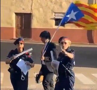 'Puigdemont' triunfa en las fiestas de Laguna de Negrillos 'Puigdemont' triunfa en las fiestas de Laguna de Negrillos
