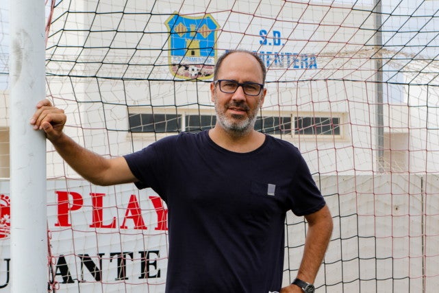 El fútbol se convierte en protagonista del Formentera al día con una entrevista a Toni Roig, presidente de la SD Formentera El fútbol se convierte en protagonista del Formentera al día con una entrevista a Toni Roig, presidente de la SD Formentera
