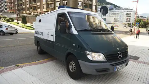 Tres días atrincherado para evitar su detención Tres días atrincherado para evitar su detención
