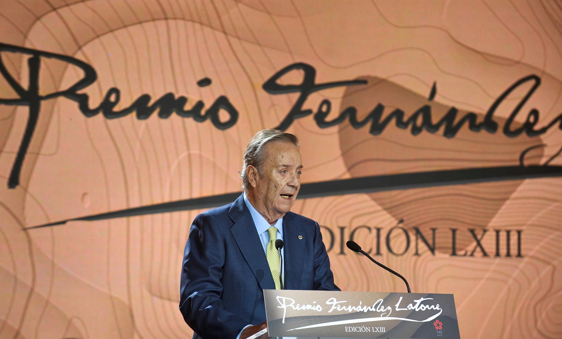 Muere Santiago Rey Fernández-Latorre, editor y presidente de La Voz de Galicia Muere Santiago Rey Fernández-Latorre, editor y presidente de La Voz de Galicia