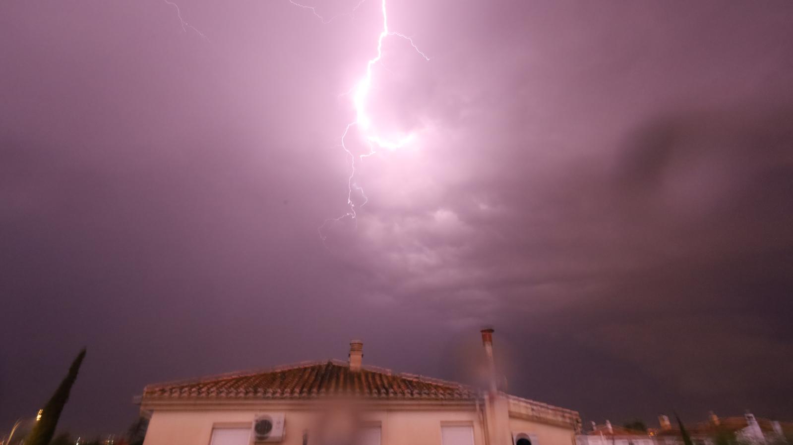 Así se ha vivido la tormenta eléctrica en Granada Así se ha vivido la tormenta eléctrica en Granada