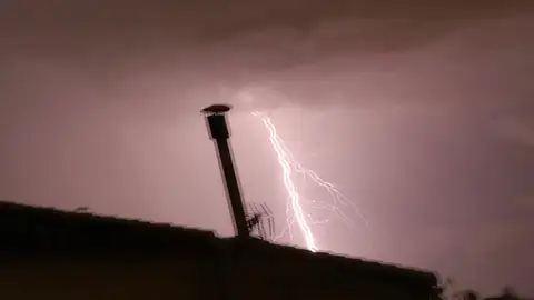 Tormenta eléctrica en Granada desde Ogíjares Tormenta eléctrica en Granada desde Ogíjares