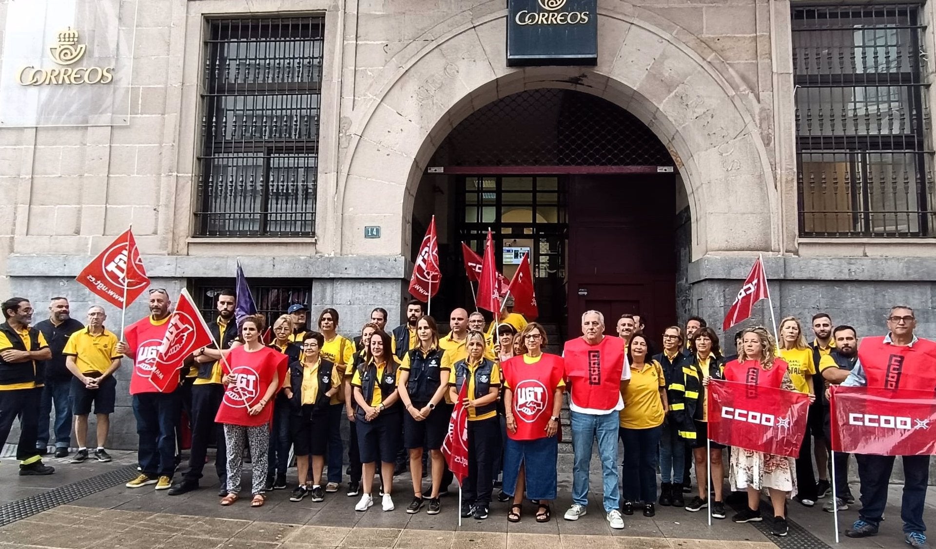 UGT y CCOO denuncian falta de personal en Correos en Cantabria UGT y CCOO denuncian falta de personal en Correos en Cantabria