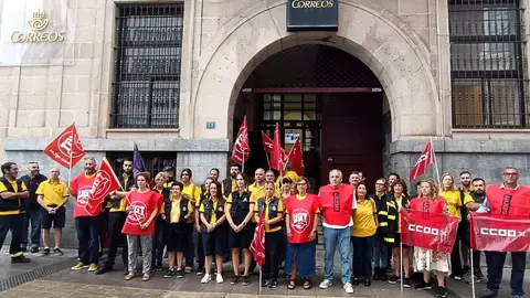 UGT y CCOO denuncian falta de personal en Correos en Cantabria UGT y CCOO denuncian falta de personal en Correos en Cantabria