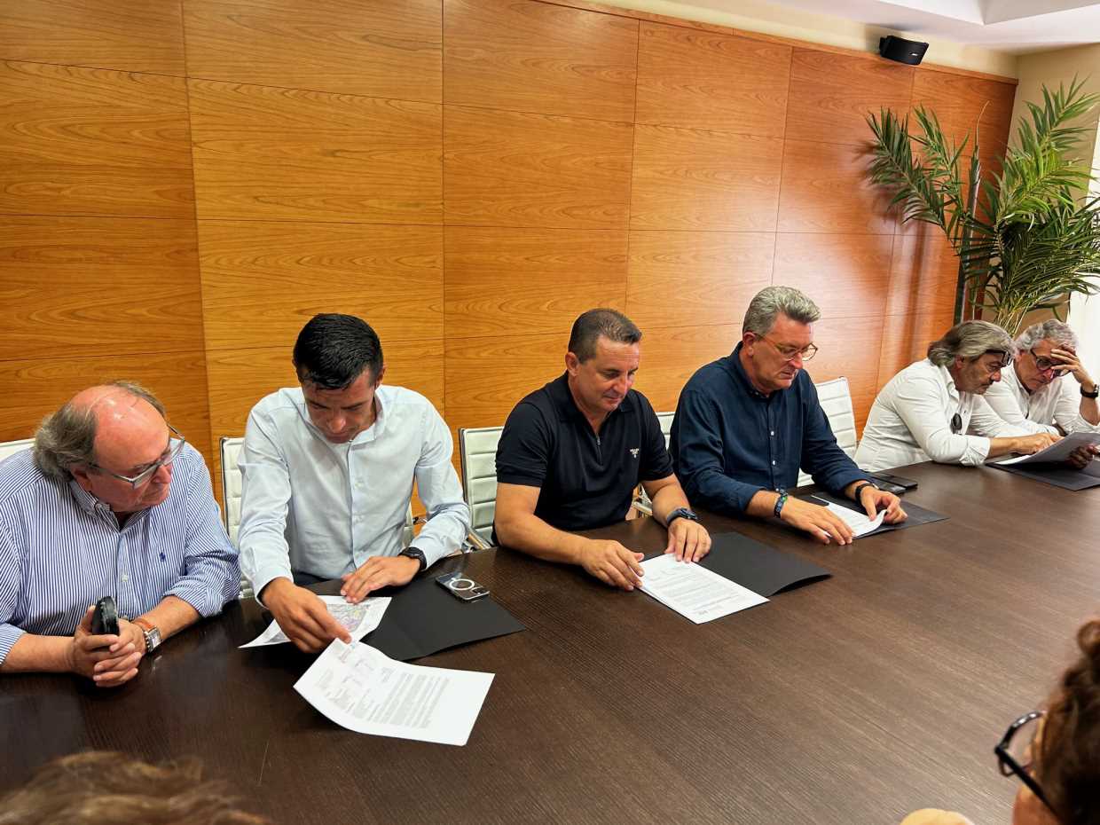 La Generalitat invertirá 13 millones de euros en la renovación de la red de saneamiento de La Nucía y L’Alfàs del Pi La Generalitat invertirá 13 millones de euros en la renovación de la red de saneamiento de La Nucía y L’Alfàs del Pi