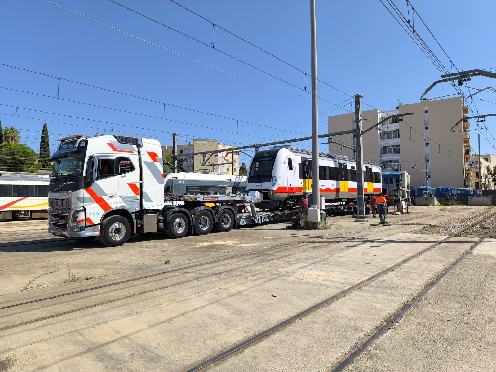 Llega a Mallorca el tercero de los cinco nuevos trenes de SFM Llega a Mallorca el tercero de los cinco nuevos trenes de SFM