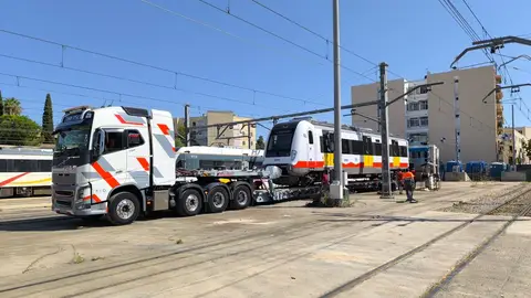 Uno de los nuevos trenes adquiridos por el Govern para reforzar la flota de Serveis Ferroviaris de Mallorca Uno de los nuevos trenes adquiridos por el Govern para reforzar la flota de Serveis Ferroviaris de Mallorca