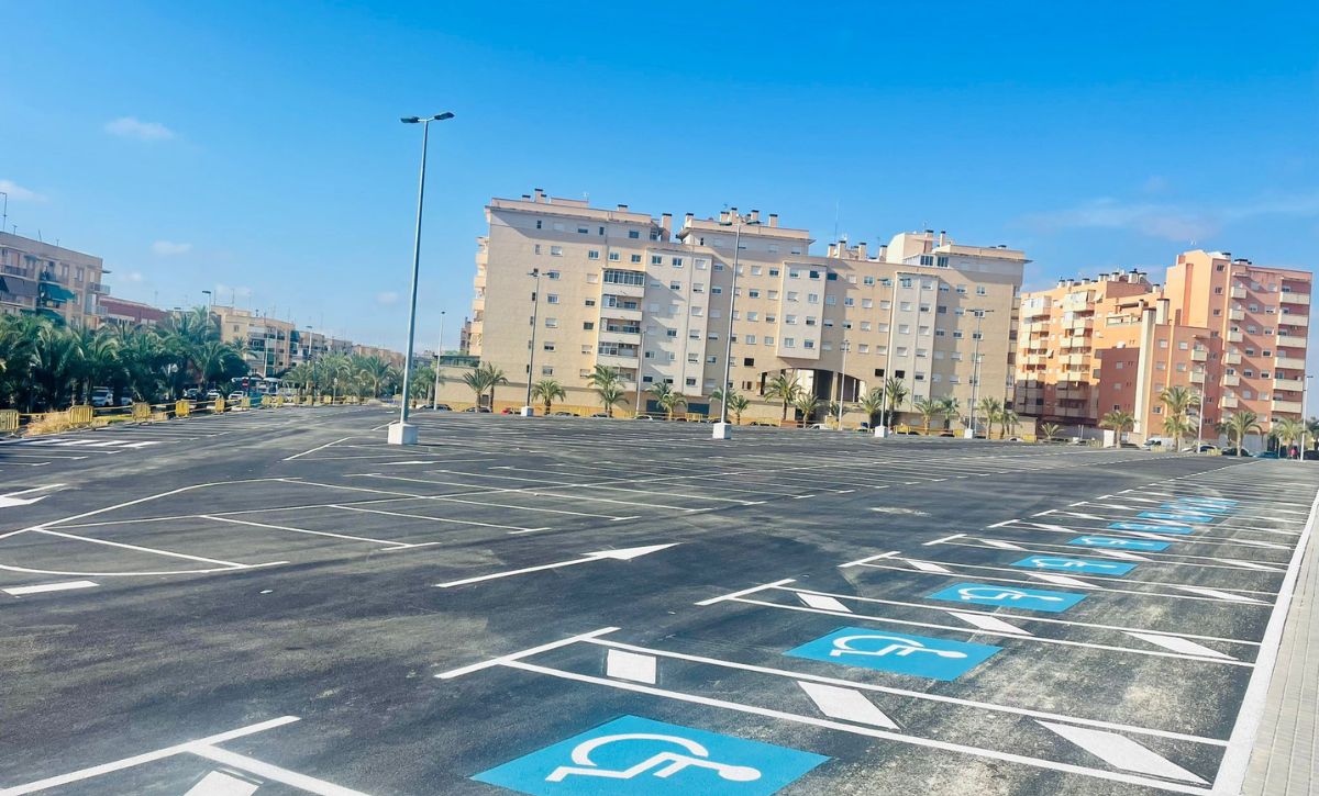 El gobierno local en Elche asegura que antes de finales de este año estarán creadas 1.600 plazas de aparcamiento en el municipio El gobierno local en Elche asegura que antes de finales de este año estarán creadas 1.600 plazas de aparcamiento en el municipio