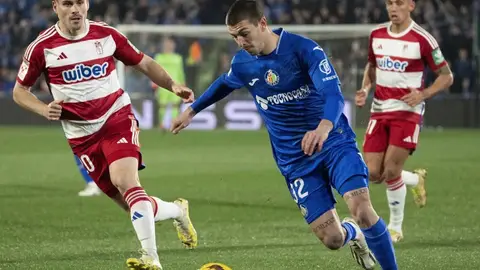 Jordi Martín es un lateral izquierdo con clara vocación ofensiva Jordi Martín es un lateral izquierdo con clara vocación ofensiva