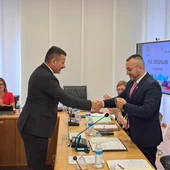 El concejal socialista, Diego Vila, durante la toma de posesión de su cargo durante el pleno. El concejal socialista, Diego Vila, durante la toma de posesión de su cargo durante el pleno.