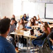 Una clase con alumnos adolescentes