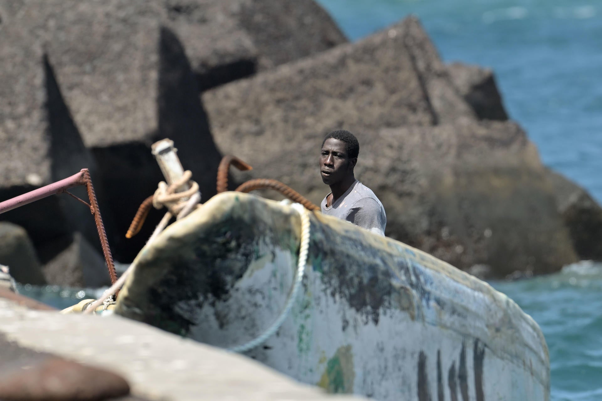 Llegan dos nuevos cayucos en las últimas horas con 186 migrantes a La Gomera y Gran Canaria Llegan dos nuevos cayucos en las últimas horas con 186 migrantes a La Gomera y Gran Canaria