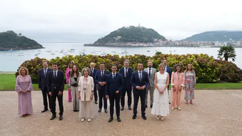Foto oficial del primer Consejo de Gobierno Foto oficial del primer Consejo de Gobierno