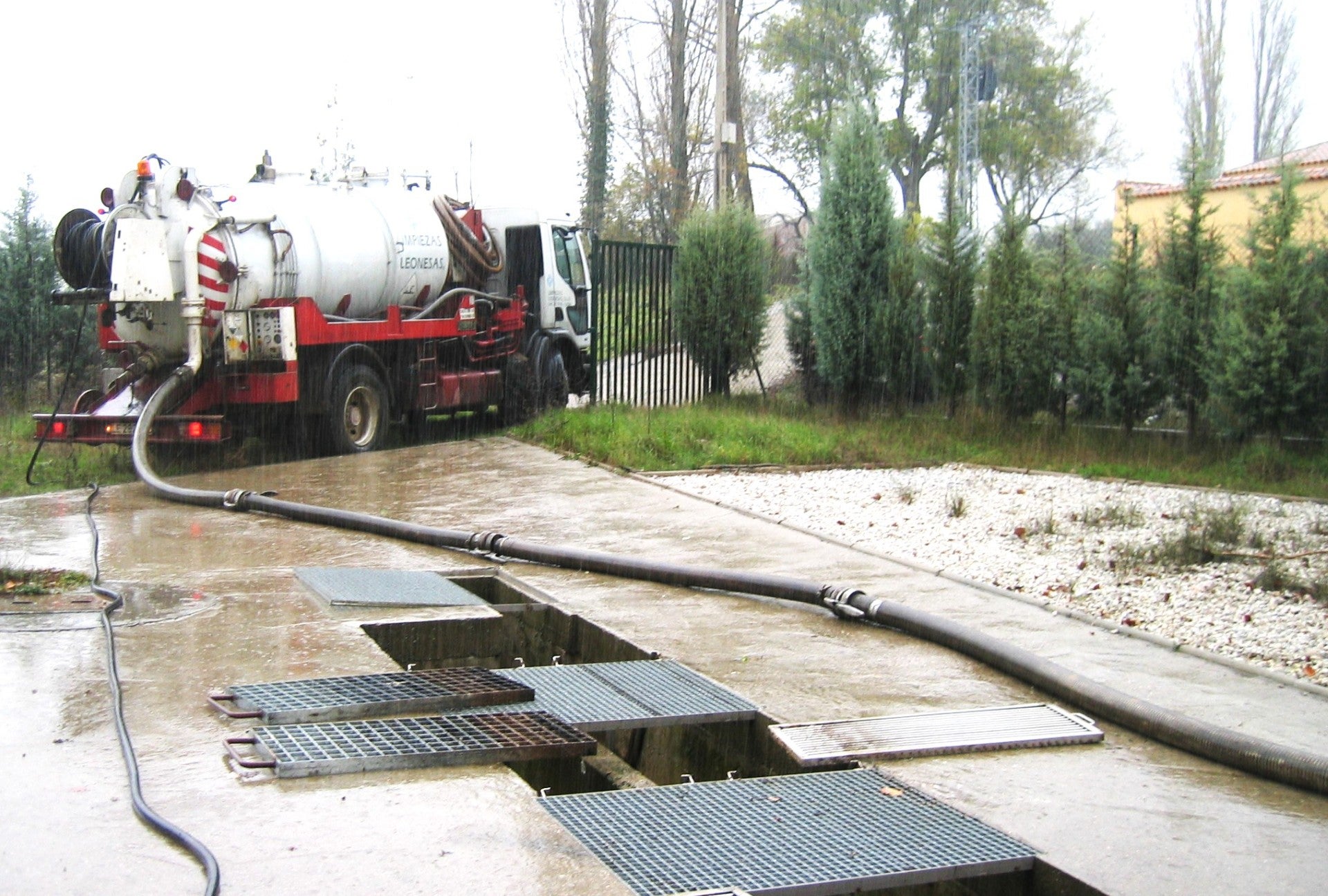 Diputación destina 223.000€ para ayudar a los municipios de Palencia en las labores de limpieza de sus fosas sépticas Diputación destina 223.000€ para ayudar a los municipios de Palencia en las labores de limpieza de sus fosas sépticas