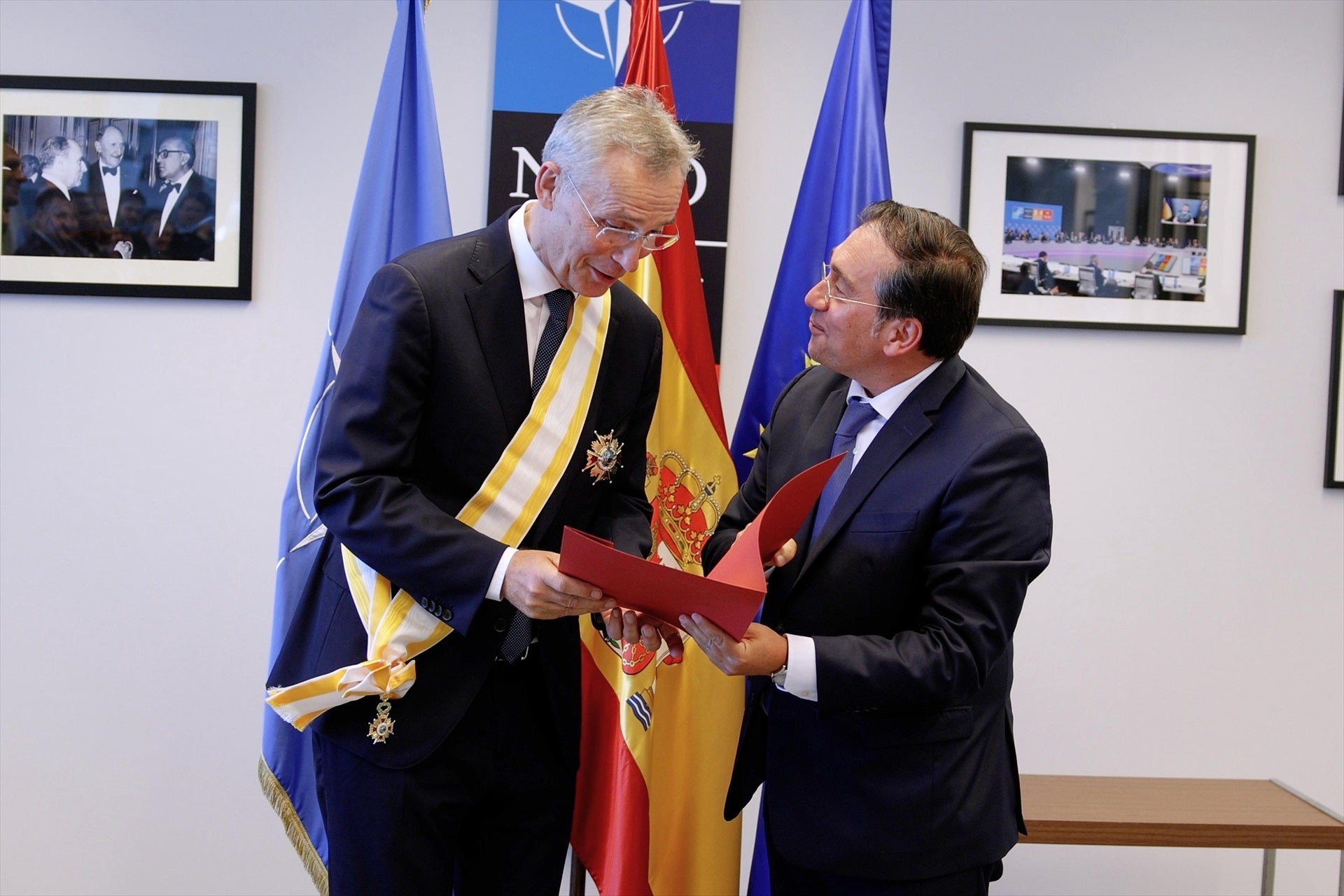 Albares dice que el Gobierno tiene una política migratoria "sólida, firme, responsable y humana" y niega bandazos Albares dice que el Gobierno tiene una política migratoria "sólida, firme, responsable y humana" y niega bandazos