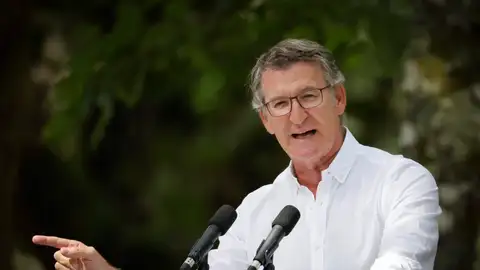 El líder del PP, Alberto Núñez Feijóo, durante su intervención en un acto celebrado en Cerdedo-Cotobade El líder del PP, Alberto Núñez Feijóo, durante su intervención en un acto celebrado en Cerdedo-Cotobade